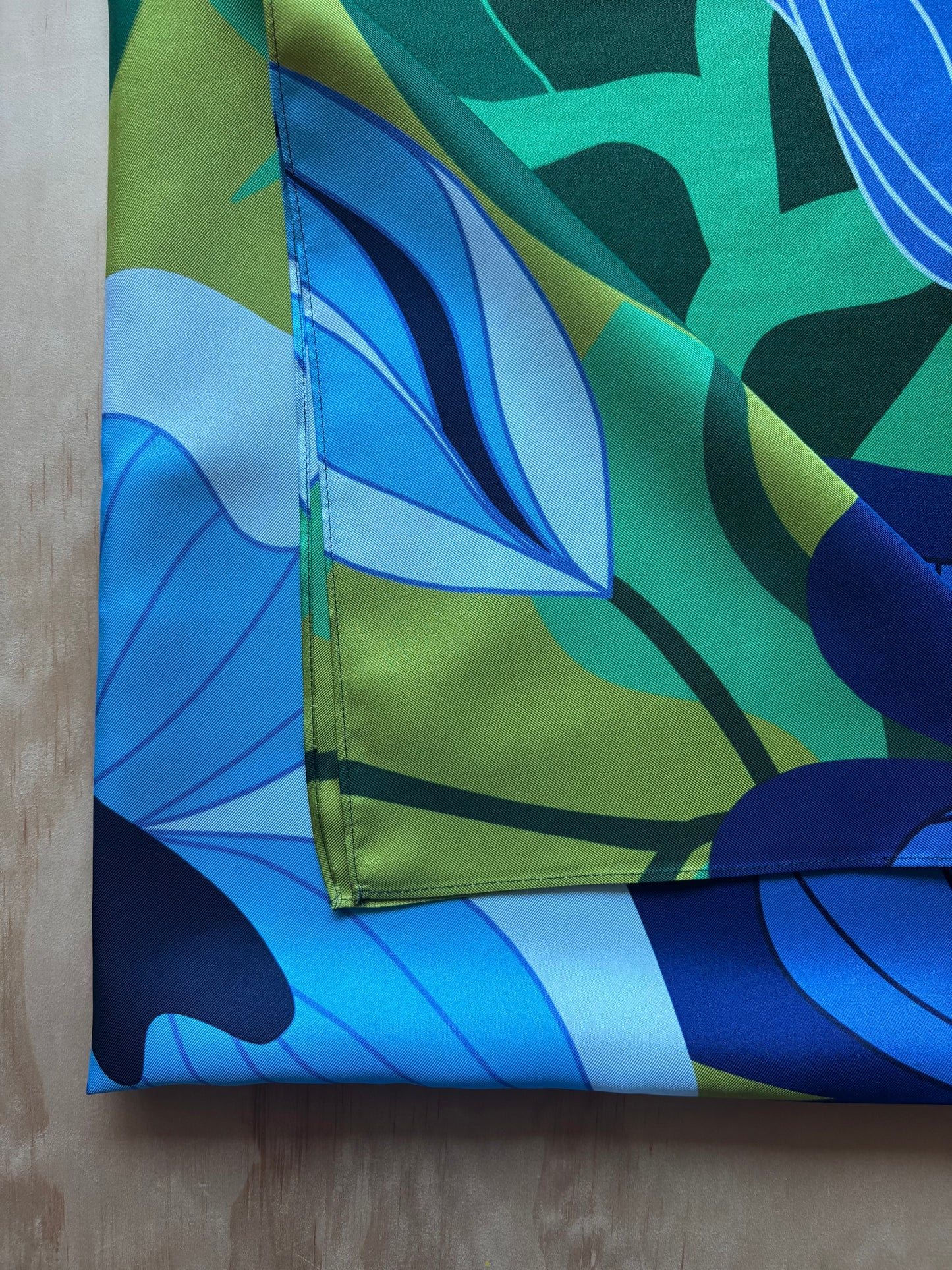 Double-Sided Silk Scarf – 66x66cm