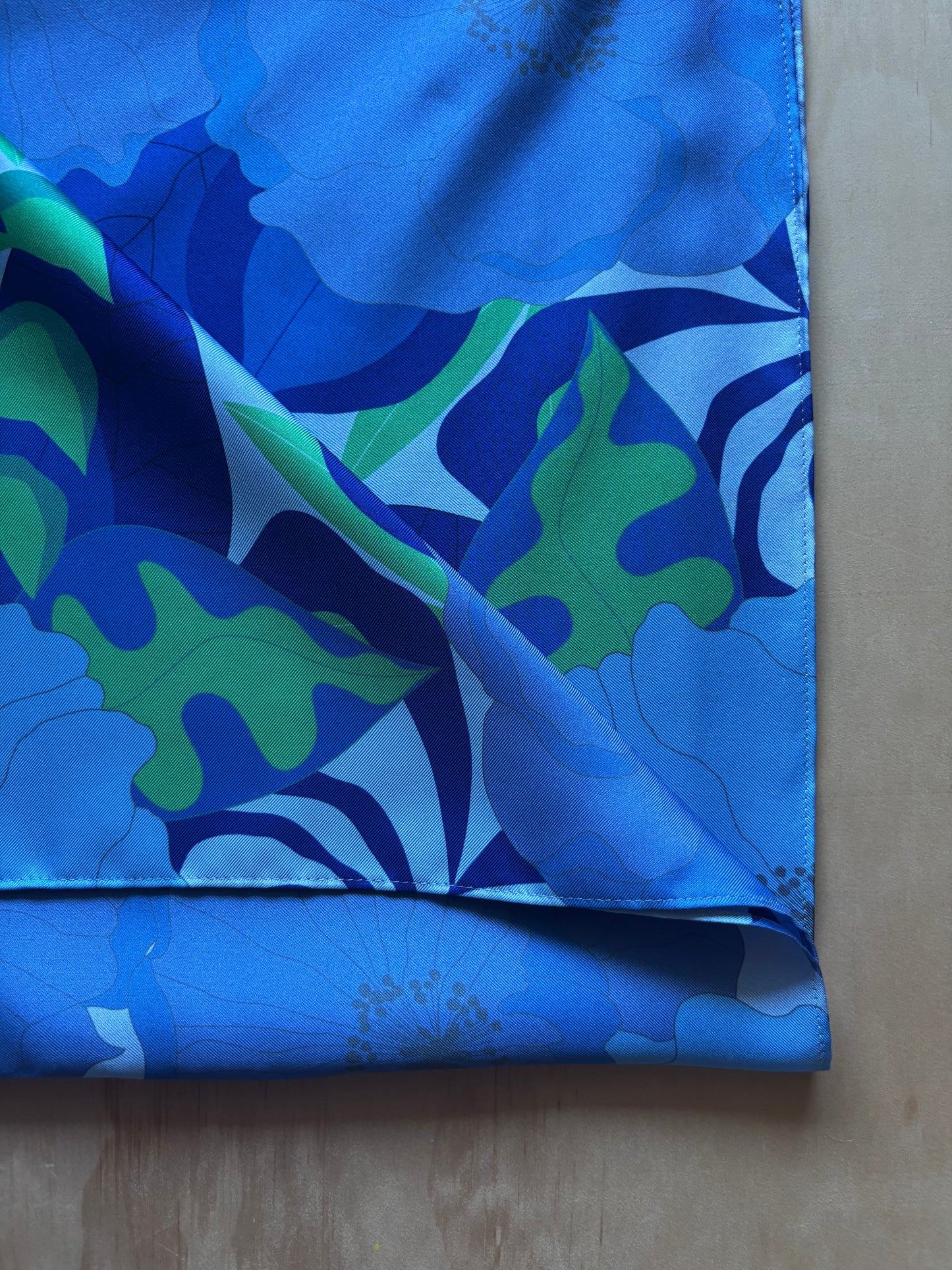 Double-Sided Silk Scarf – 66x66cm