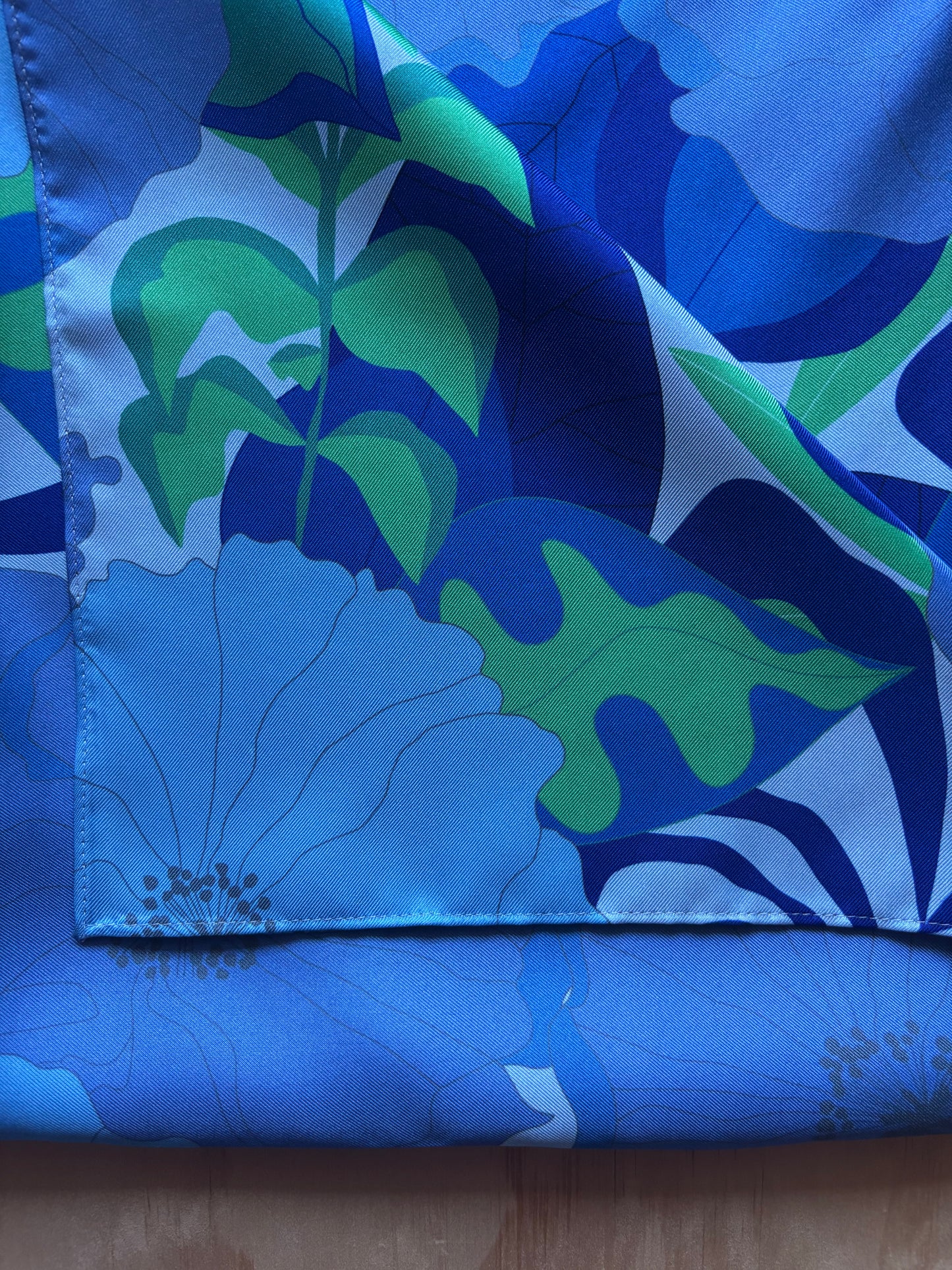 Double-Sided Silk Scarf – 66x66cm