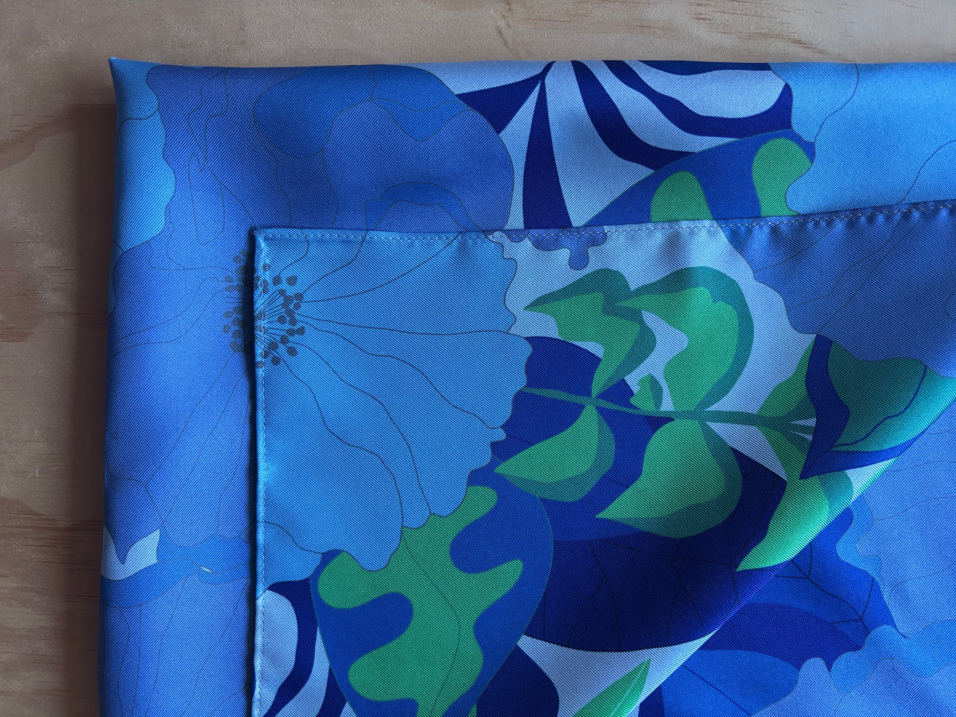 Double-Sided Silk Scarf™ by Charlotte Design 66x66cm