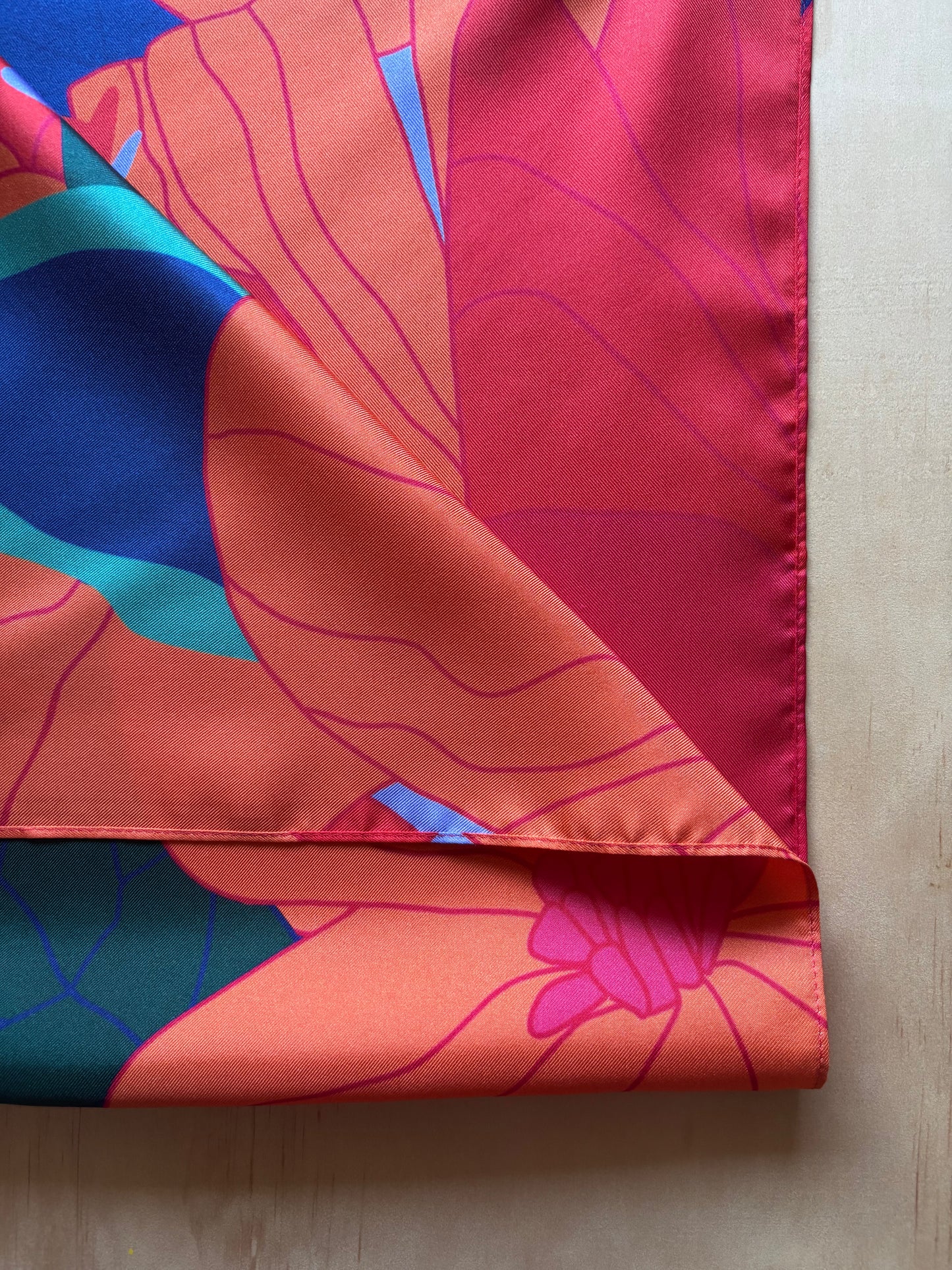 Double-Sided Silk Scarf – 66x66cm